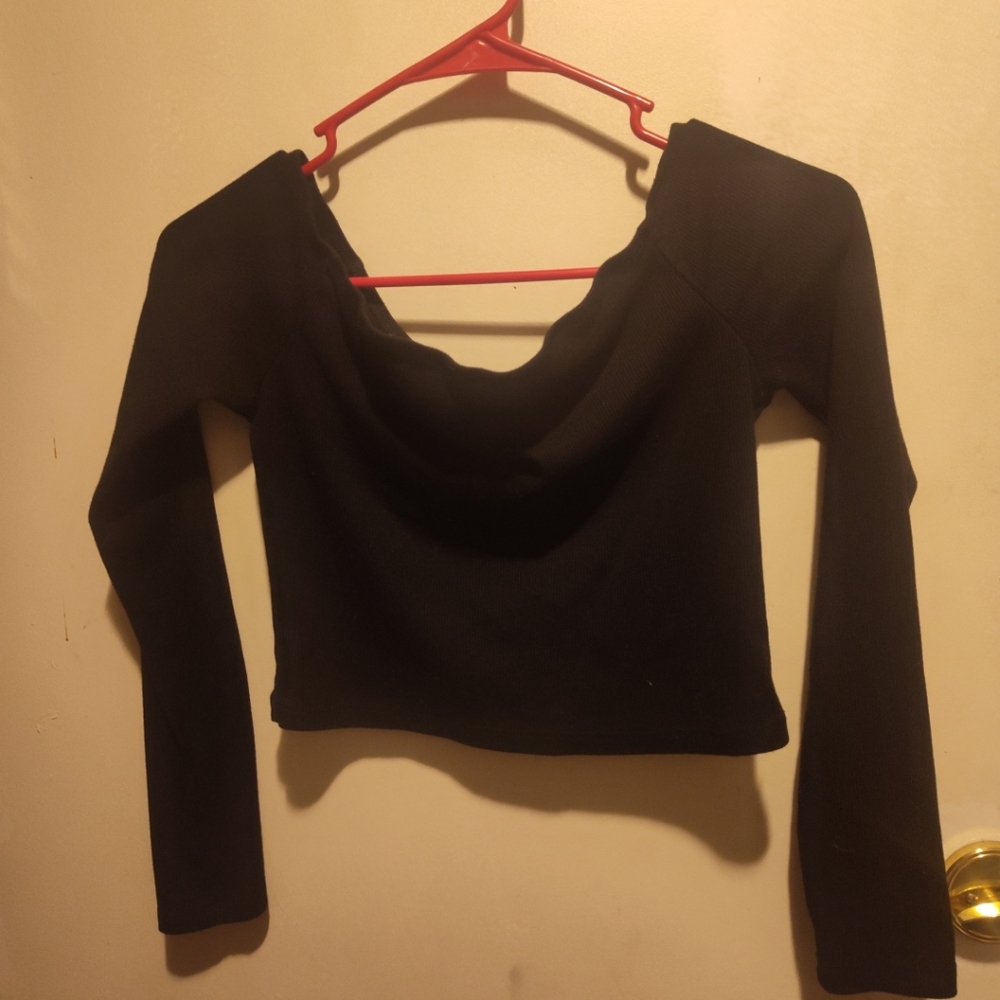 Women's black off-the-shoulder 3/5 sleeve crop top